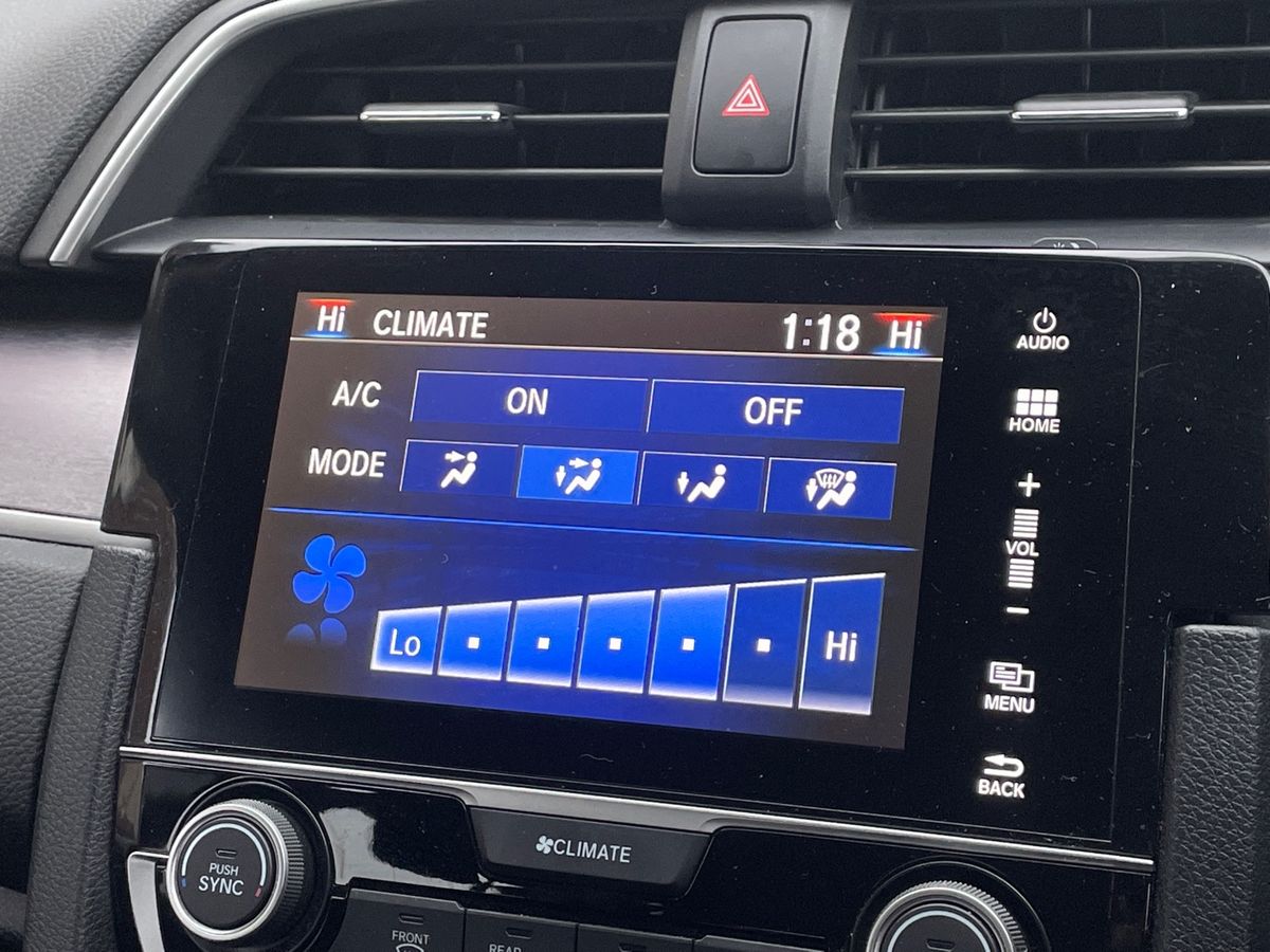 Used Honda Civic 2018 for sale - 77428090: Photo 18