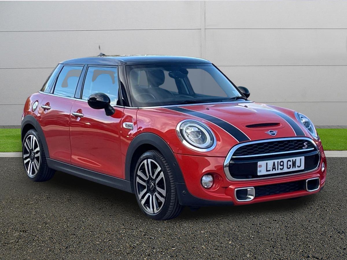 Used MINI Hatch 2019 for sale - 76865810: Photo 1