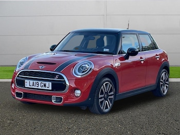 Used MINI Hatch 2019 for sale - 76865810: Photo