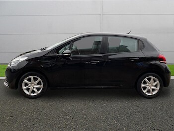 Used Peugeot 208 2017 for sale - 76990725: Photo
