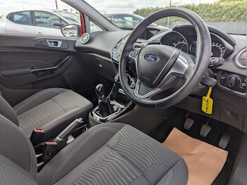 Used Ford Fiesta 2015 for sale - 74735800: Photo
