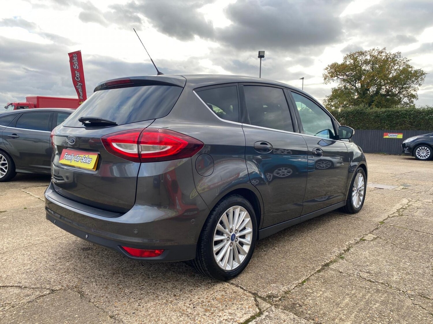Used Ford C-Max 2015 for sale - 76374210: Photo 2