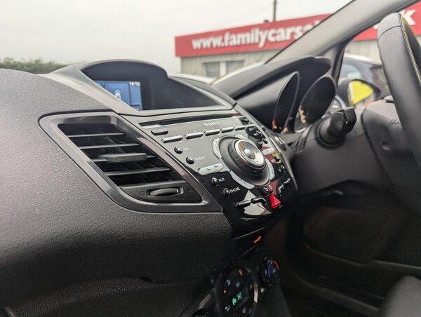 Used Ford Fiesta 2013 for sale - 76299112: Photo 12