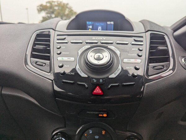 Used Ford Fiesta 2013 for sale - 76299112: Photo 15