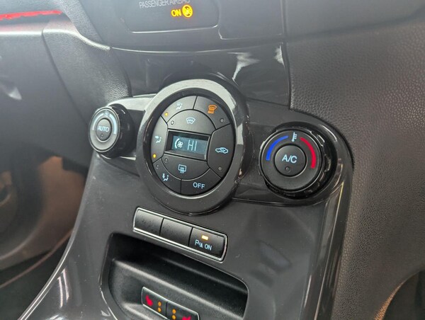 Used Ford Fiesta 2013 for sale - 76299112: Photo 19