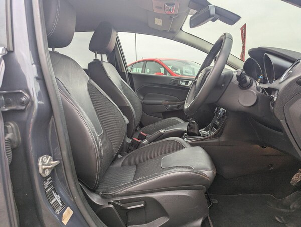 Used Ford Fiesta 2013 for sale - 76299112: Photo 28