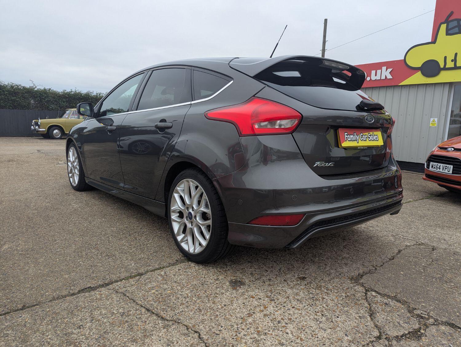 Used Ford Focus 2015 for sale - 76299113: Photo 4