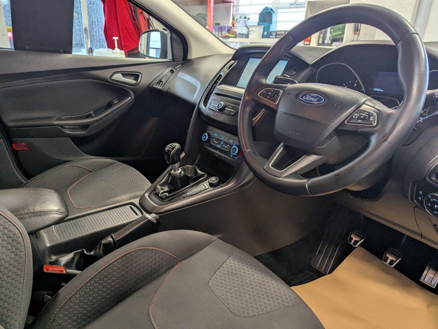 Used Ford Focus 2015 for sale - 76299113: Photo 5