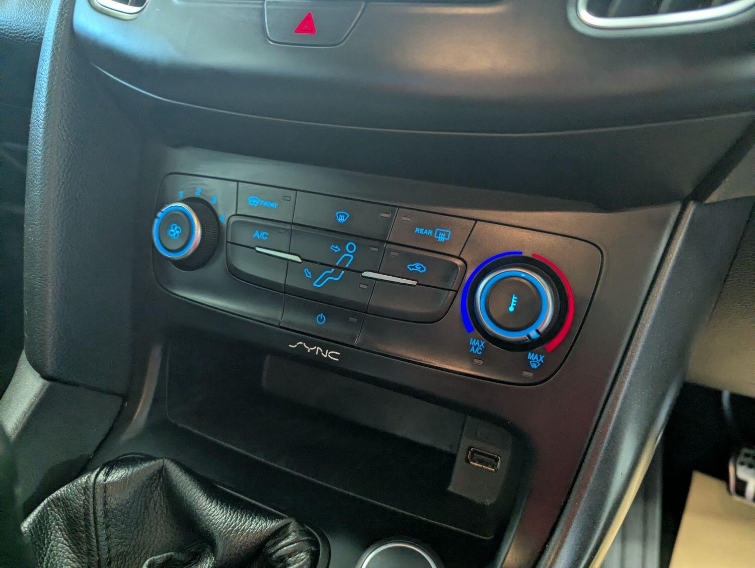 Used Ford Focus 2015 for sale - 76299113: Photo 8
