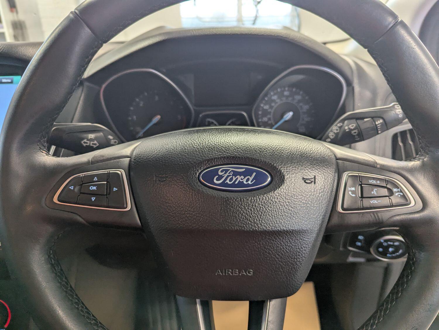 Used Ford Focus 2015 for sale - 76299113: Photo 9