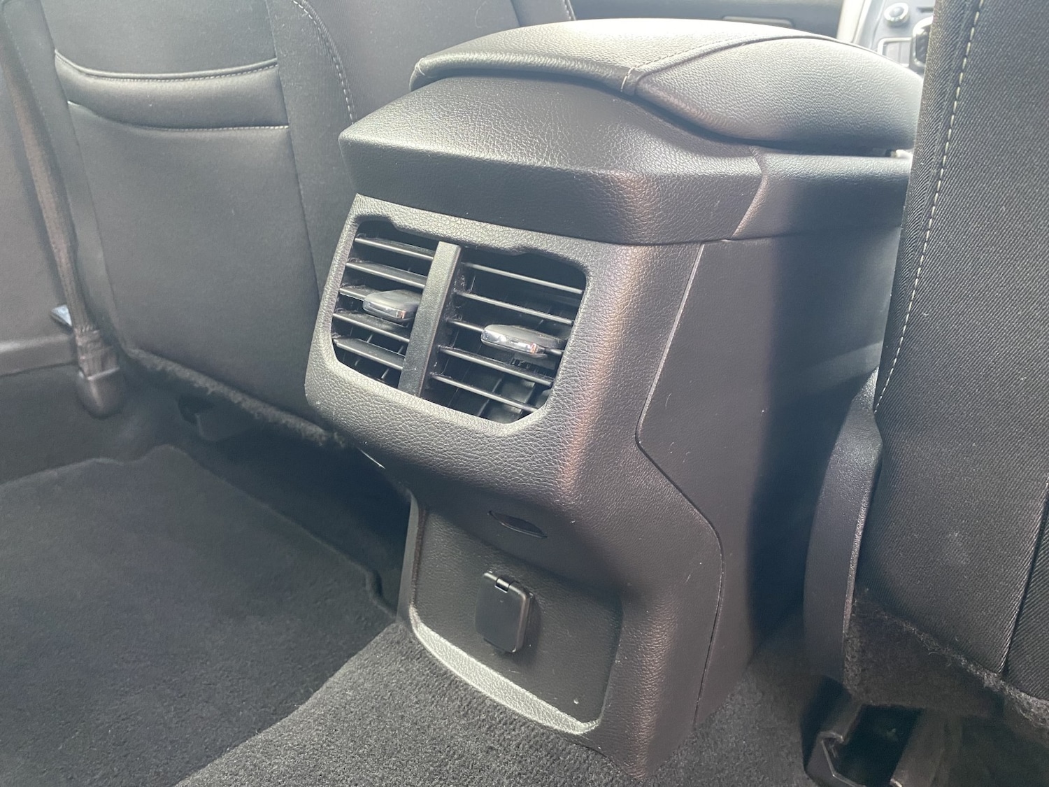 Used Ford Mondeo 2015 for sale - 76225242: Photo 24