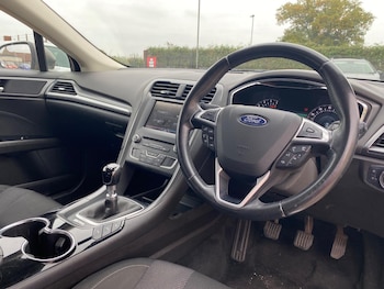 Used Ford Mondeo 2015 for sale - 76225242: Photo 2