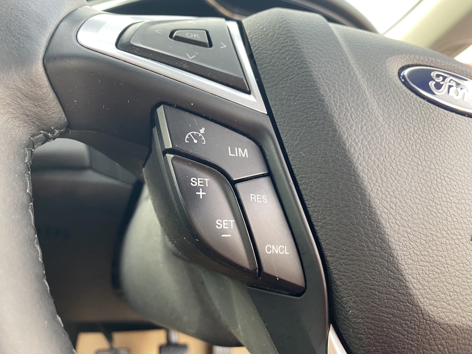 Used Ford Mondeo 2015 for sale - 76225242: Photo 32