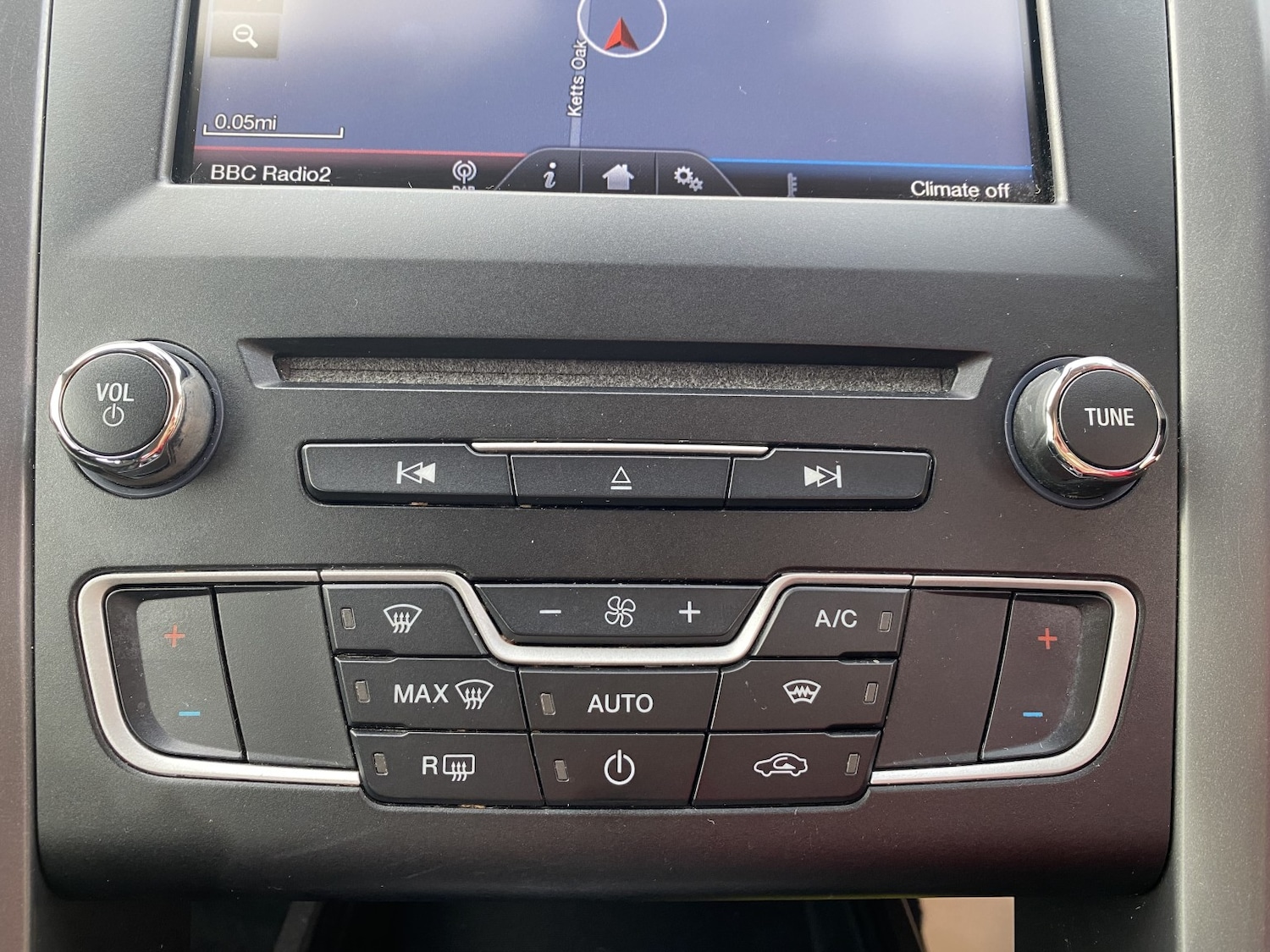 Used Ford Mondeo 2015 for sale - 76225242: Photo 40