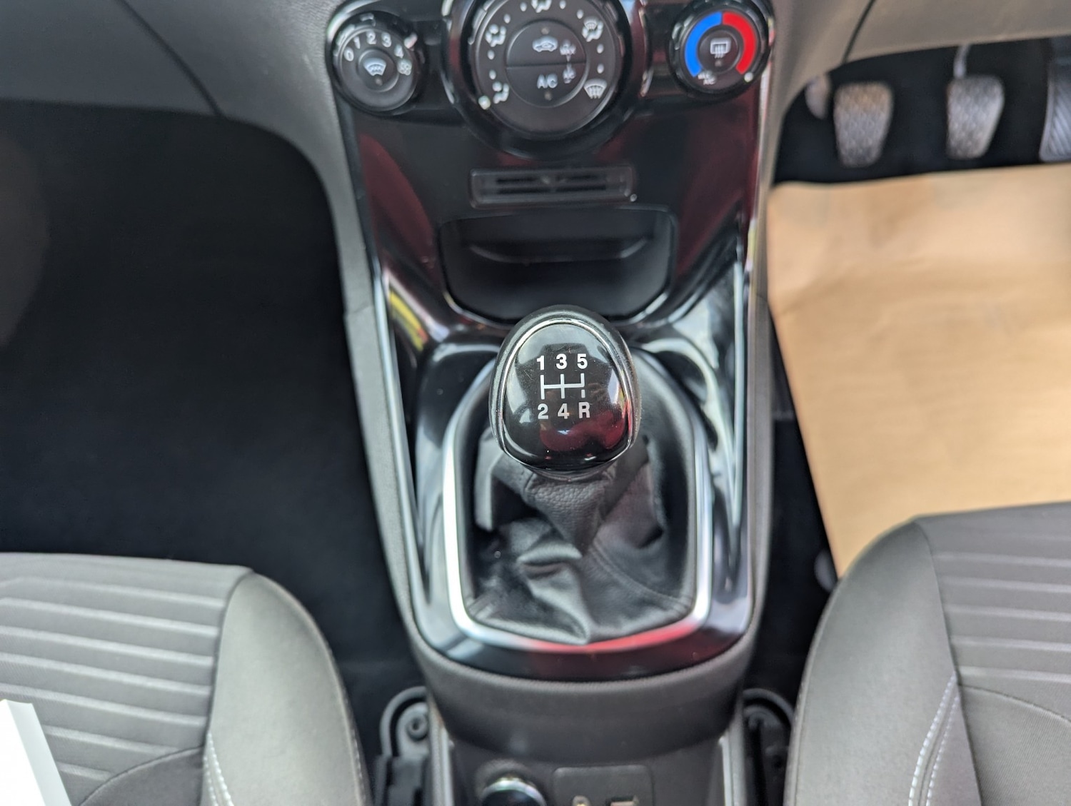 Used Ford Fiesta 2015 for sale - 76407596: Photo 10