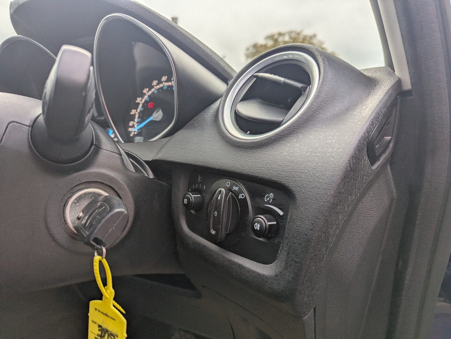 Used Ford Fiesta 2015 for sale - 76407596: Photo 7