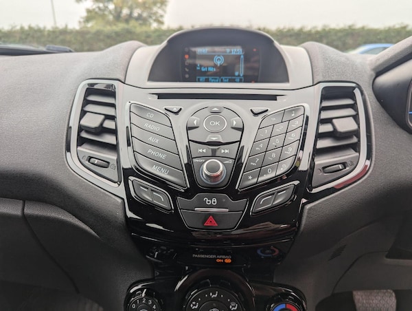 Used Ford Fiesta 2015 for sale - 76299065: Photo 19