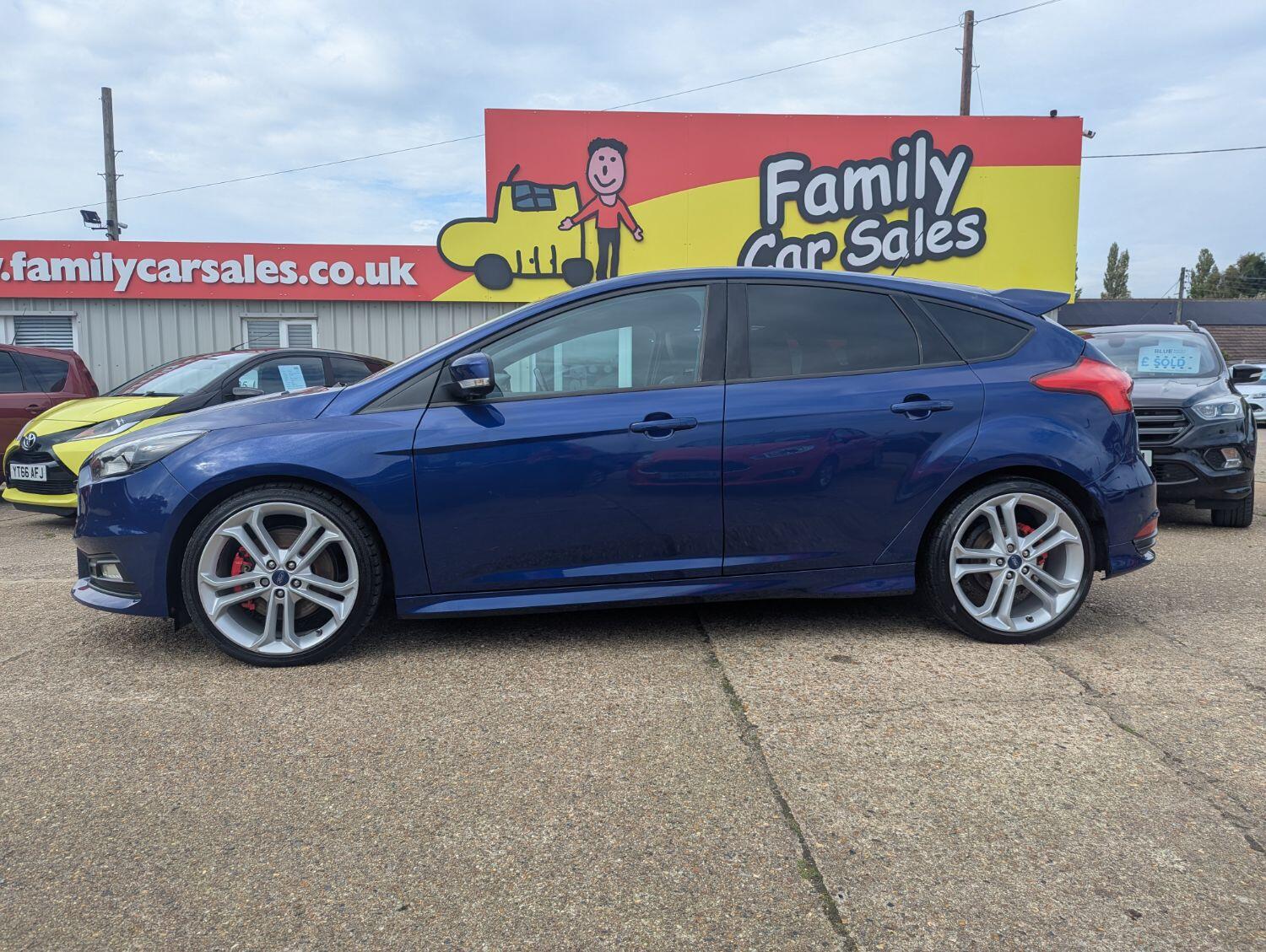 Used Ford Focus 2015 for sale - 76011397: Photo 2