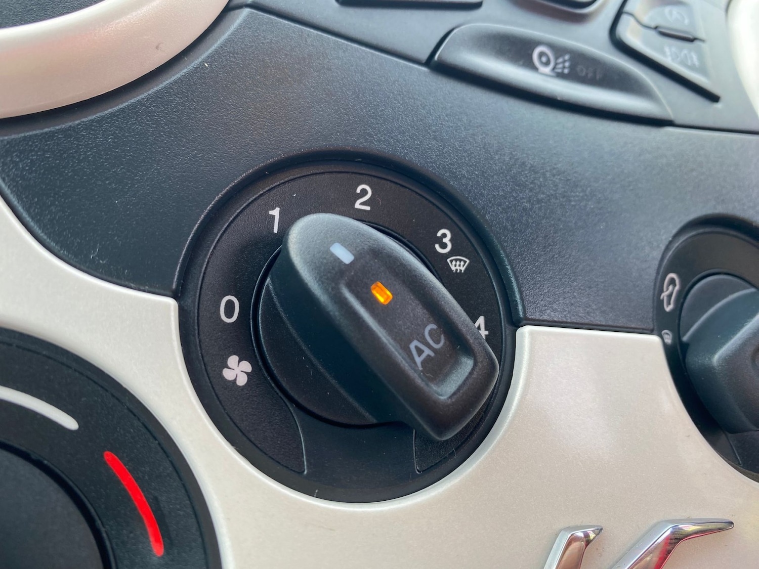 Used Ford Ka 2015 for sale - 76497569: Photo 24