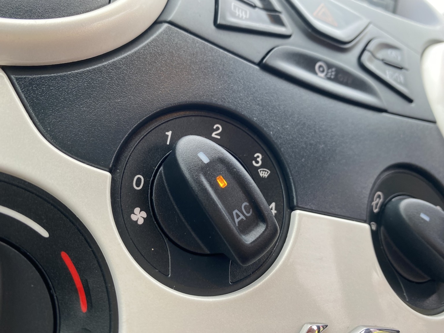 Used Ford Ka 2015 for sale - 76497569: Photo 37