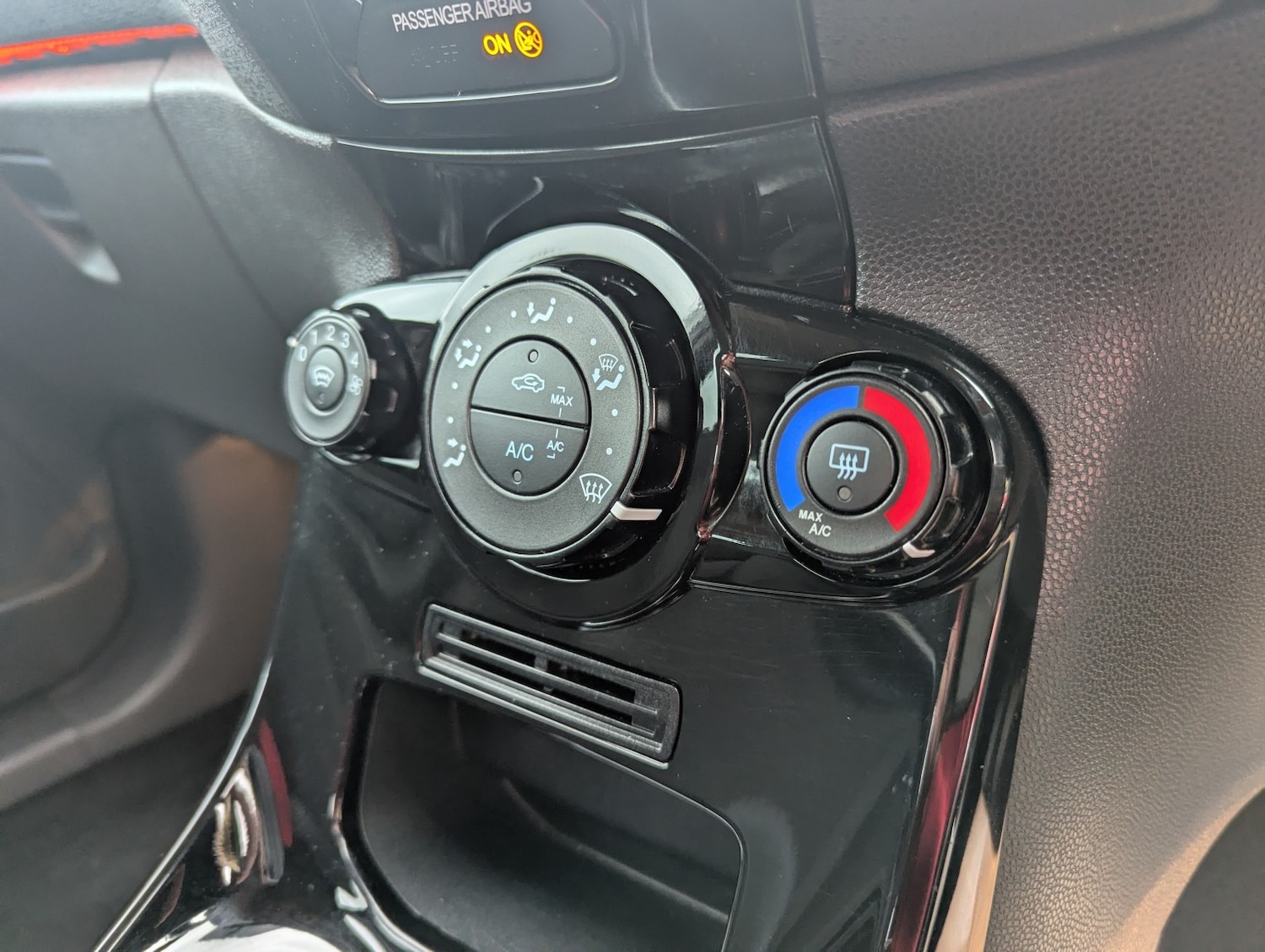 Used Ford Fiesta 2013 for sale - 76956958: Photo 17