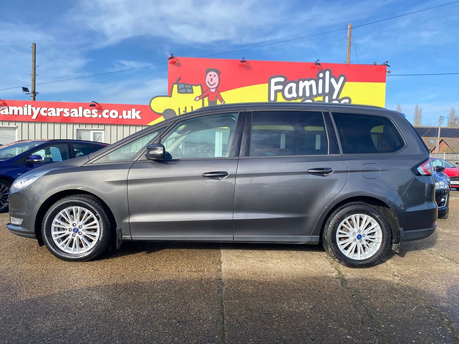 Used Ford Galaxy 2025 for sale - 77431407: Photo 2