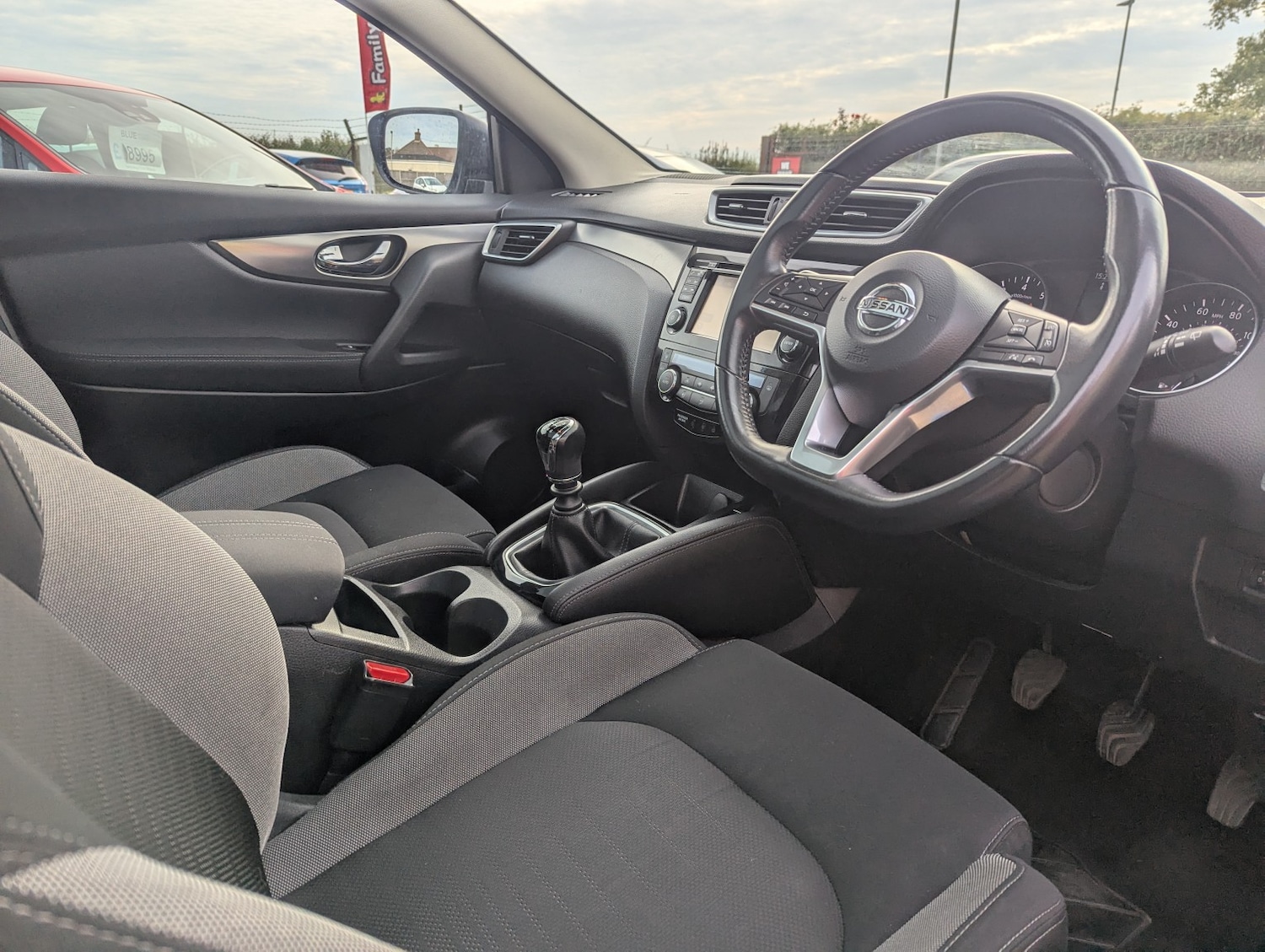 Used Nissan Qashqai 2017 for sale - 76407521: Photo 4