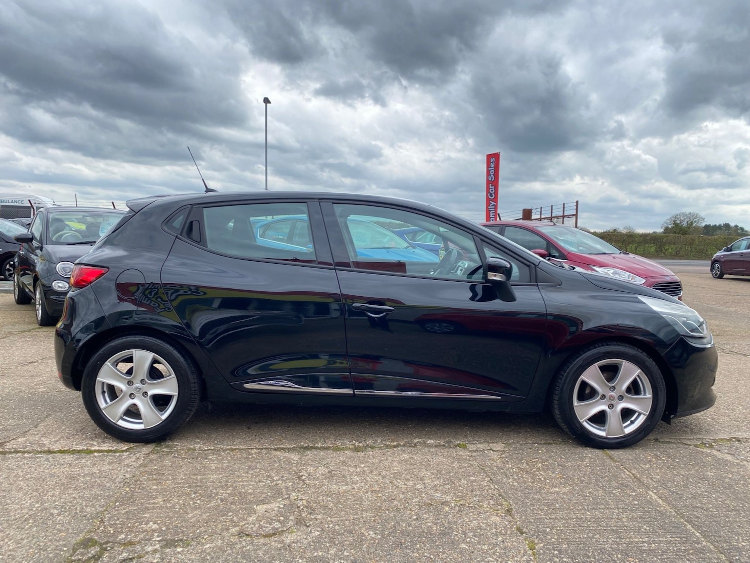 Used Renault Clio 2015 for sale - 78135061: Photo 11