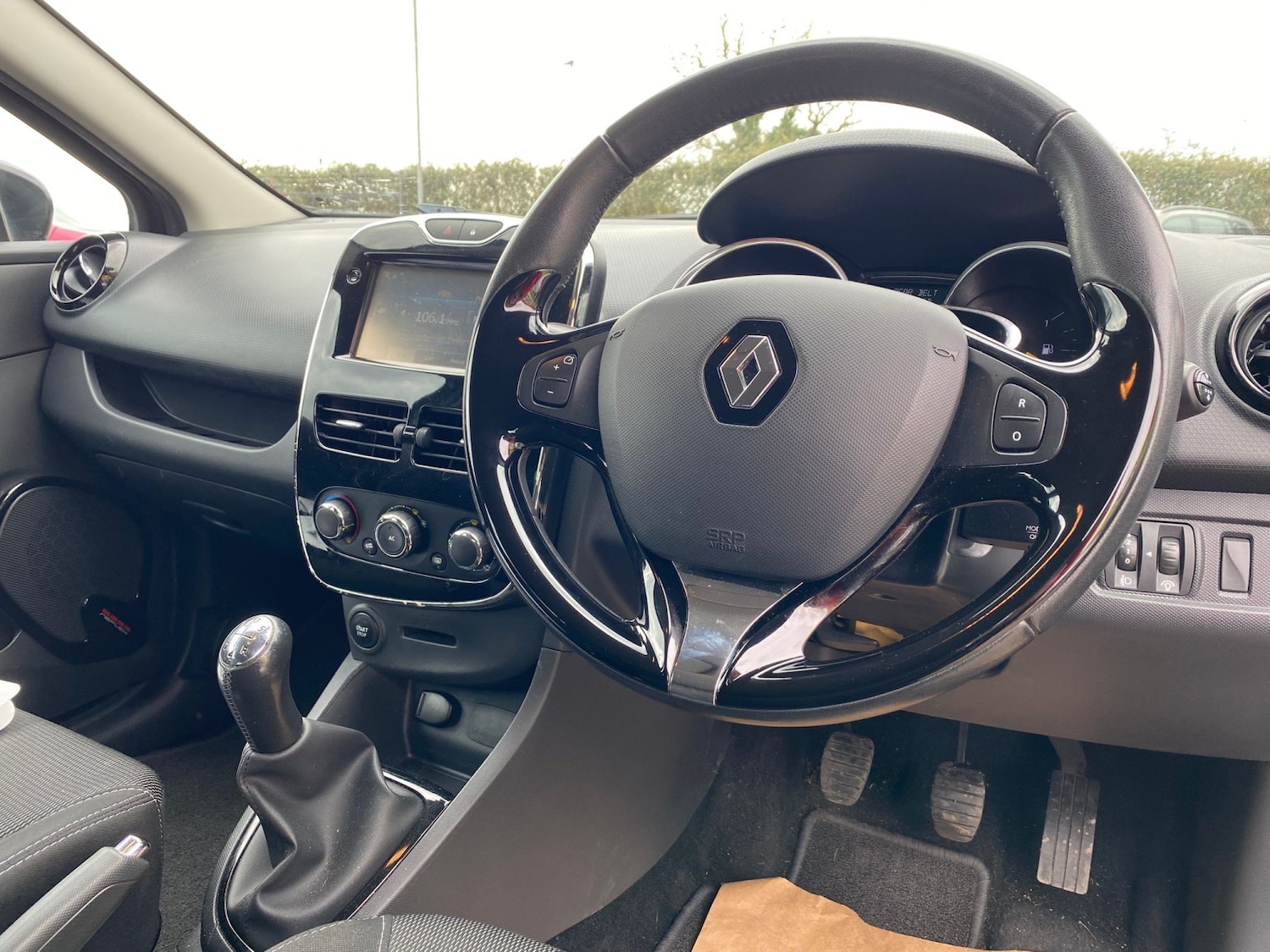 Used Renault Clio 2015 for sale - 78135061: Photo 6