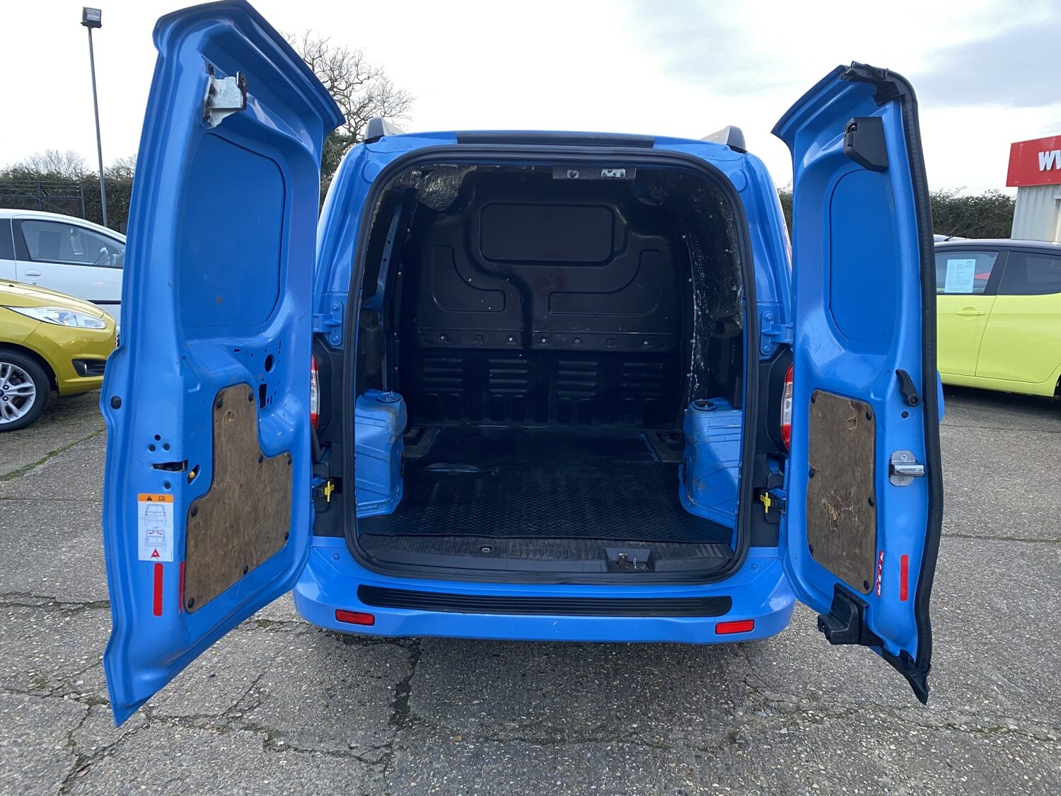 Used Ford Transit Courier 2015 for sale - 77584422: Photo 15