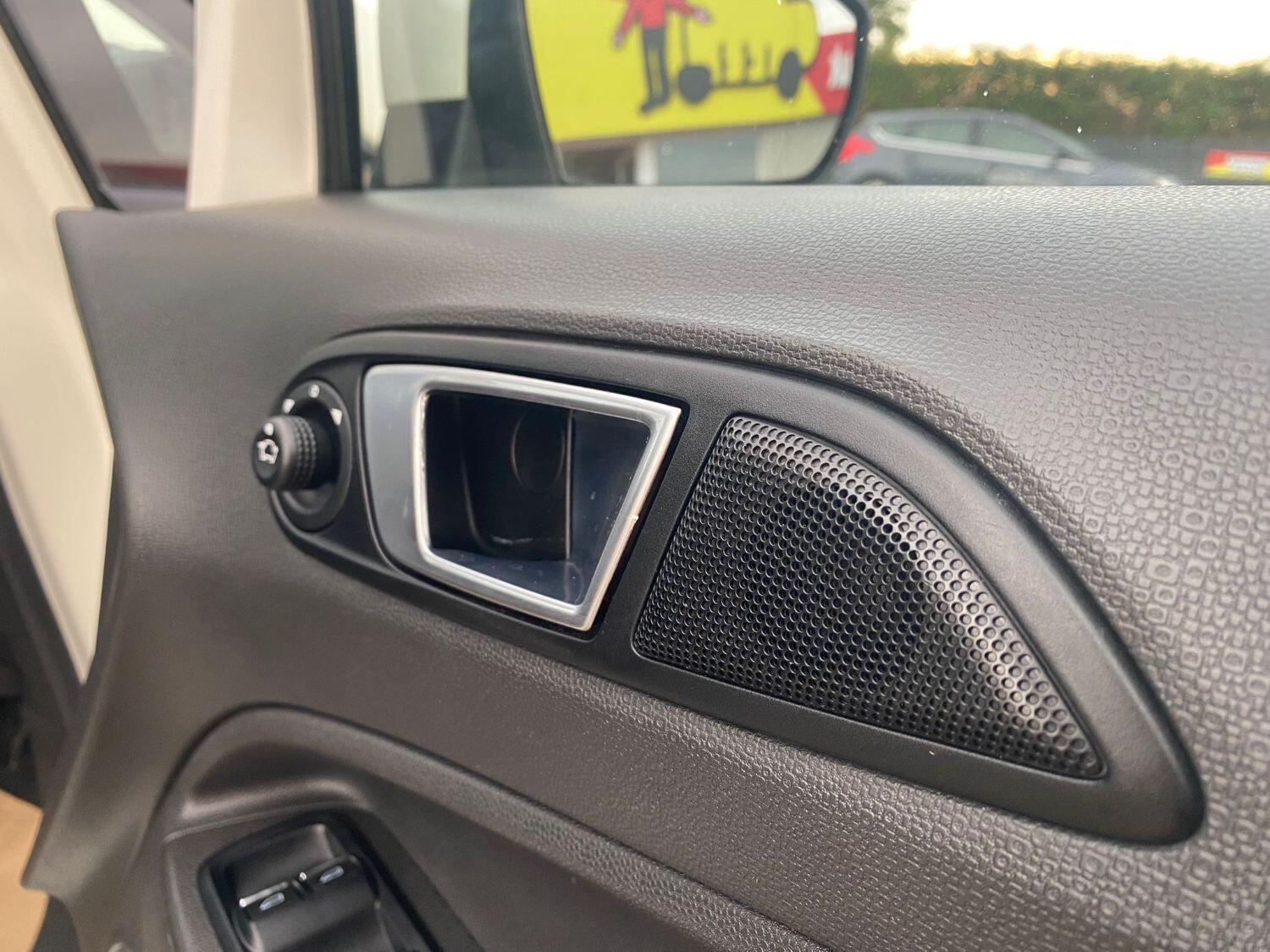 Used Ford Ecosport 2015 for sale - 76149294: Photo 11