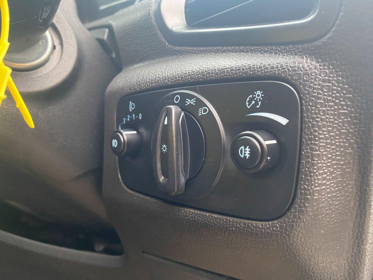 Used Ford Ecosport 2015 for sale - 76149294: Photo 26