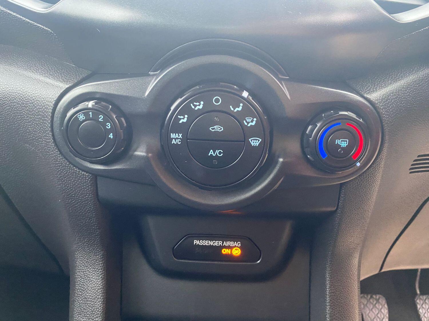 Used Ford Ecosport 2015 for sale - 76149294: Photo 30