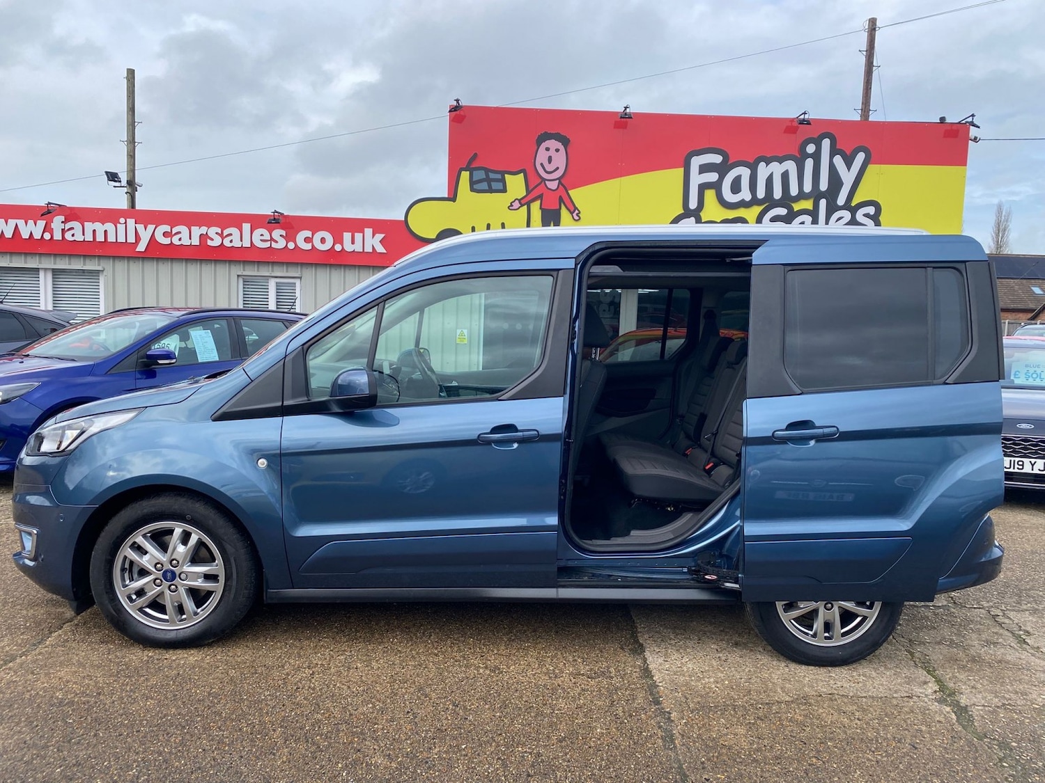 Used Ford Tourneo Connect 2019 for sale - 77385306: Photo 3