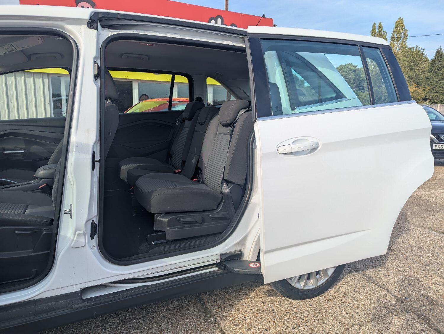 Used Ford Grand C-Max 2016 for sale - 76149290: Photo 4