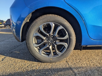 Used Mazda Mazda2 2016 for sale - 79512500: Photo