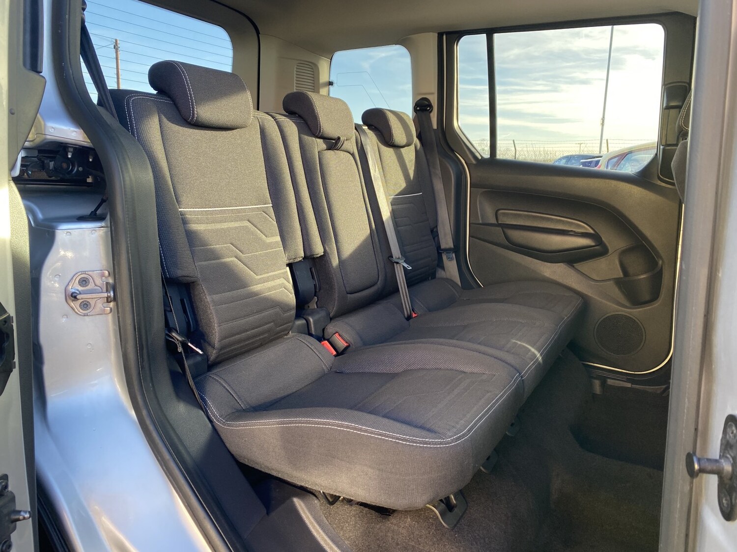 Used Ford Tourneo Connect 2014 for sale - 76897030: Photo 18