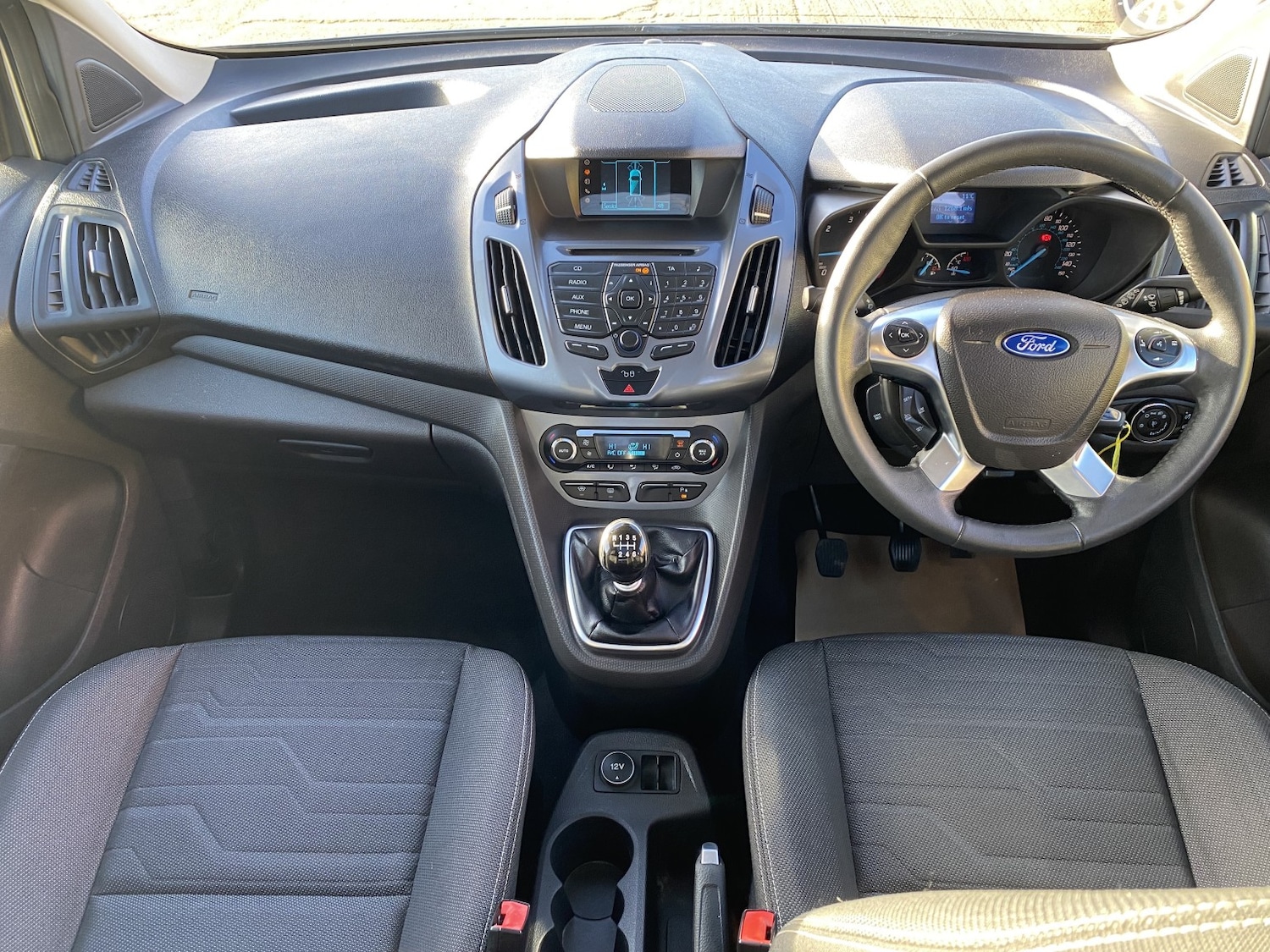 Used Ford Tourneo Connect 2014 for sale - 76897030: Photo 3