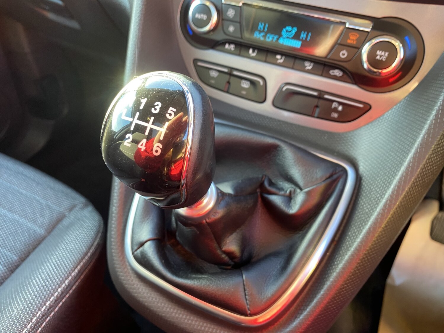 Used Ford Tourneo Connect 2014 for sale - 76897030: Photo 42