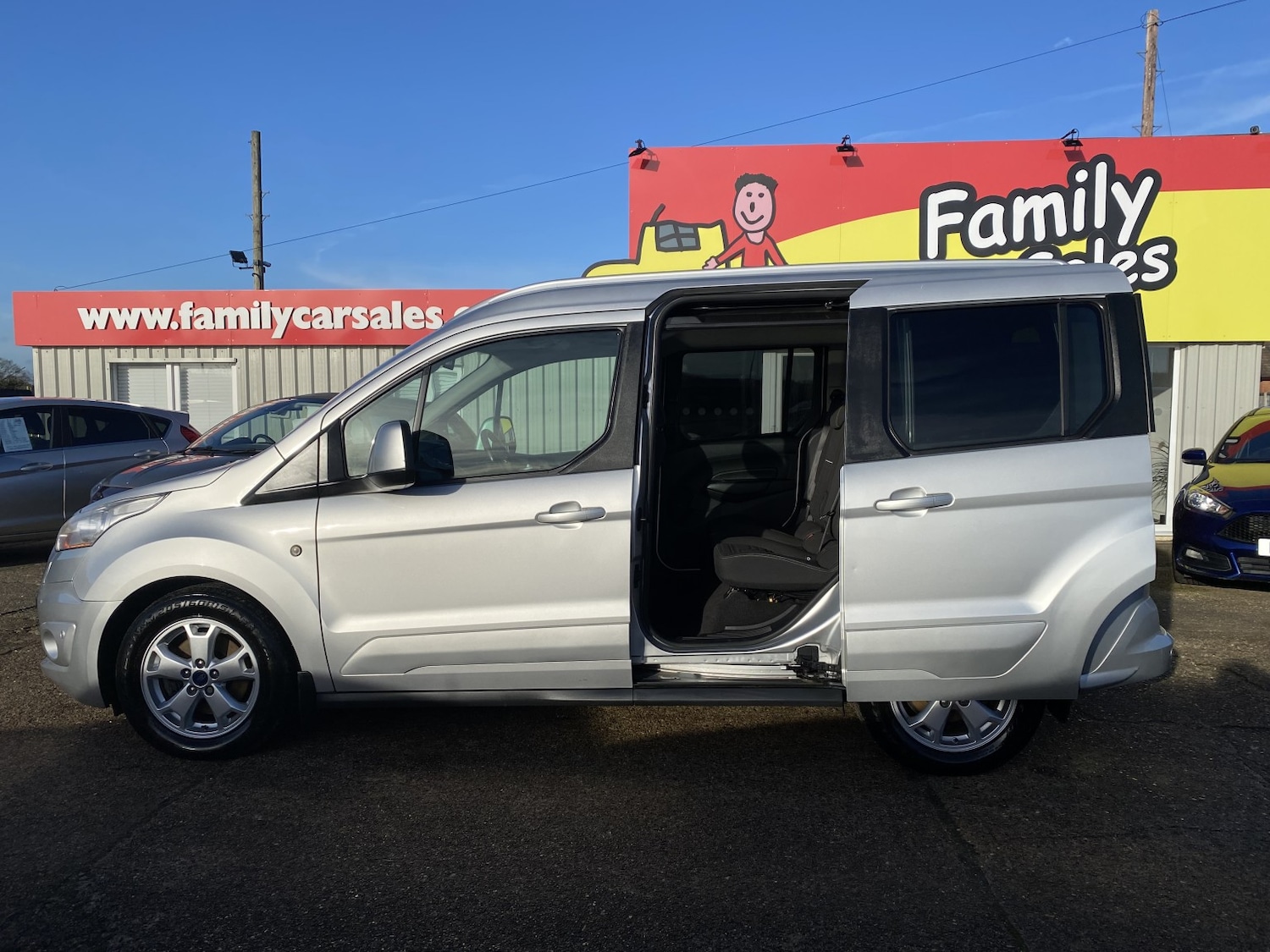 Used Ford Tourneo Connect 2014 for sale - 76897030: Photo 5