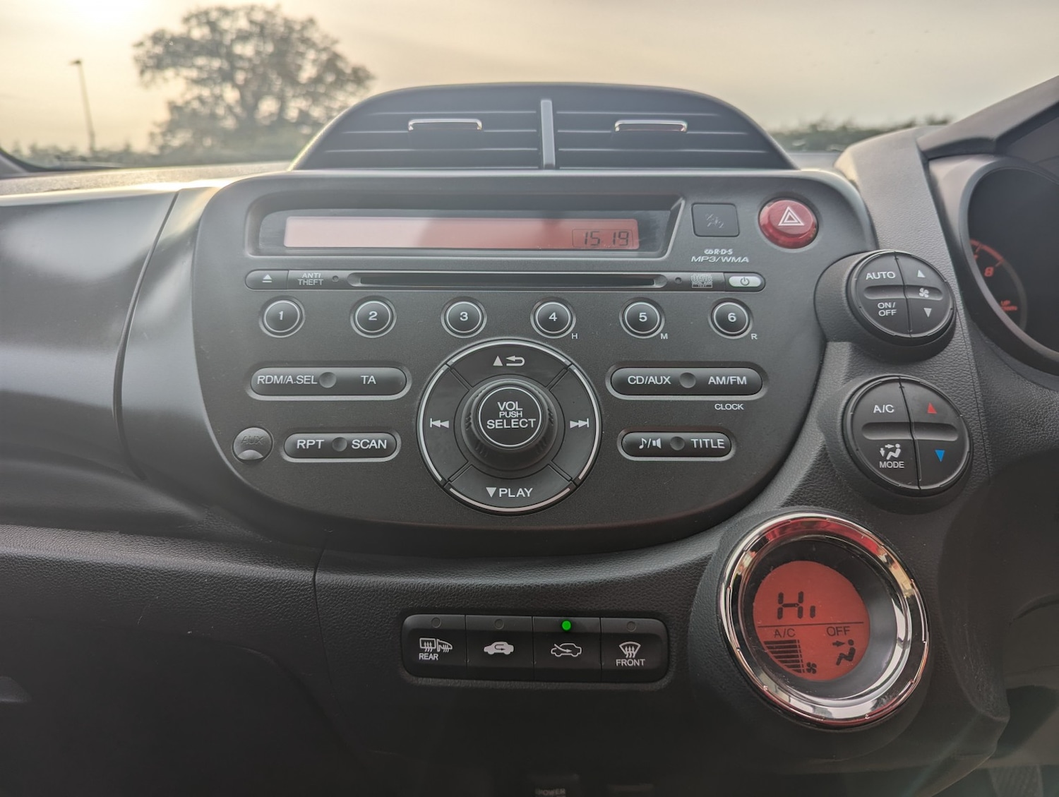 Used Honda Jazz 2014 for sale - 76407507: Photo 15