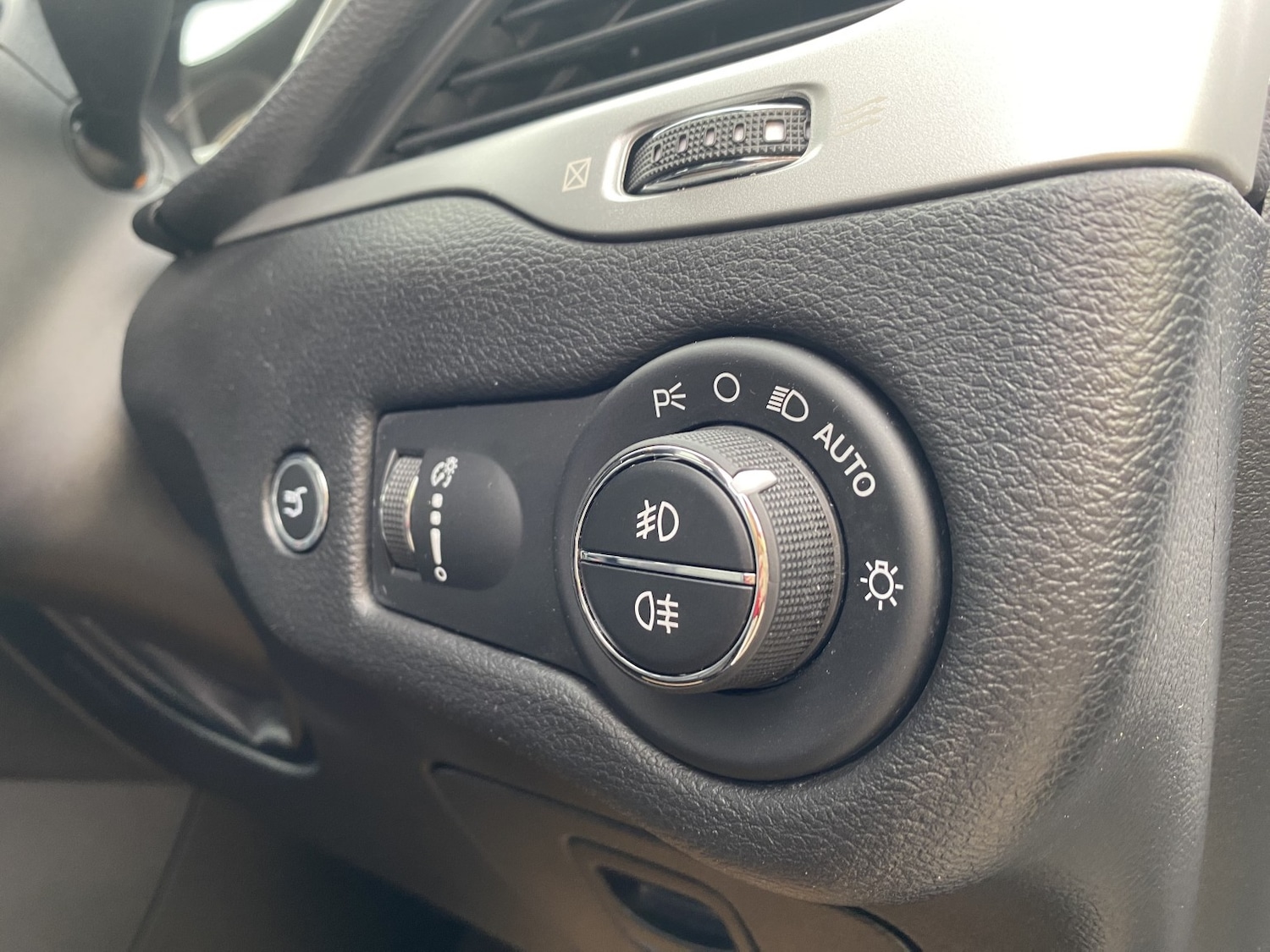 Used Jeep Cherokee 2018 for sale - 77921272: Photo 34