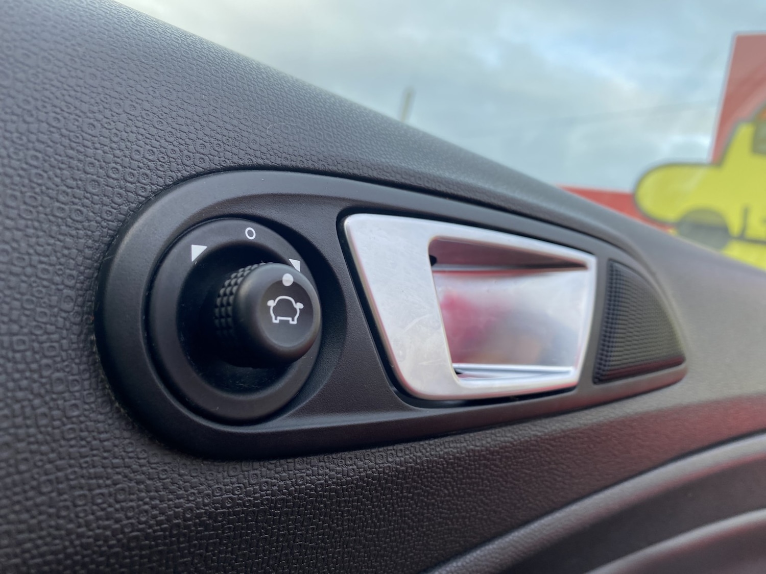 Used Ford Ecosport 2015 for sale - 76848642: Photo 19