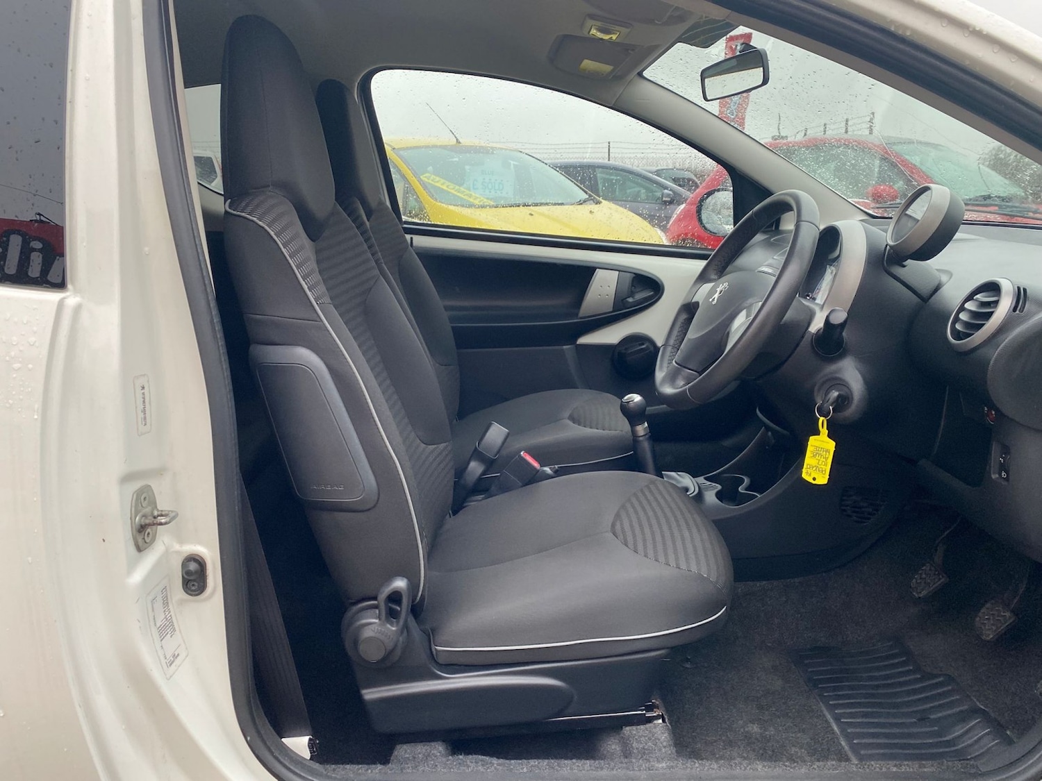 Used Peugeot 107 2014 for sale - 77453200: Photo 28