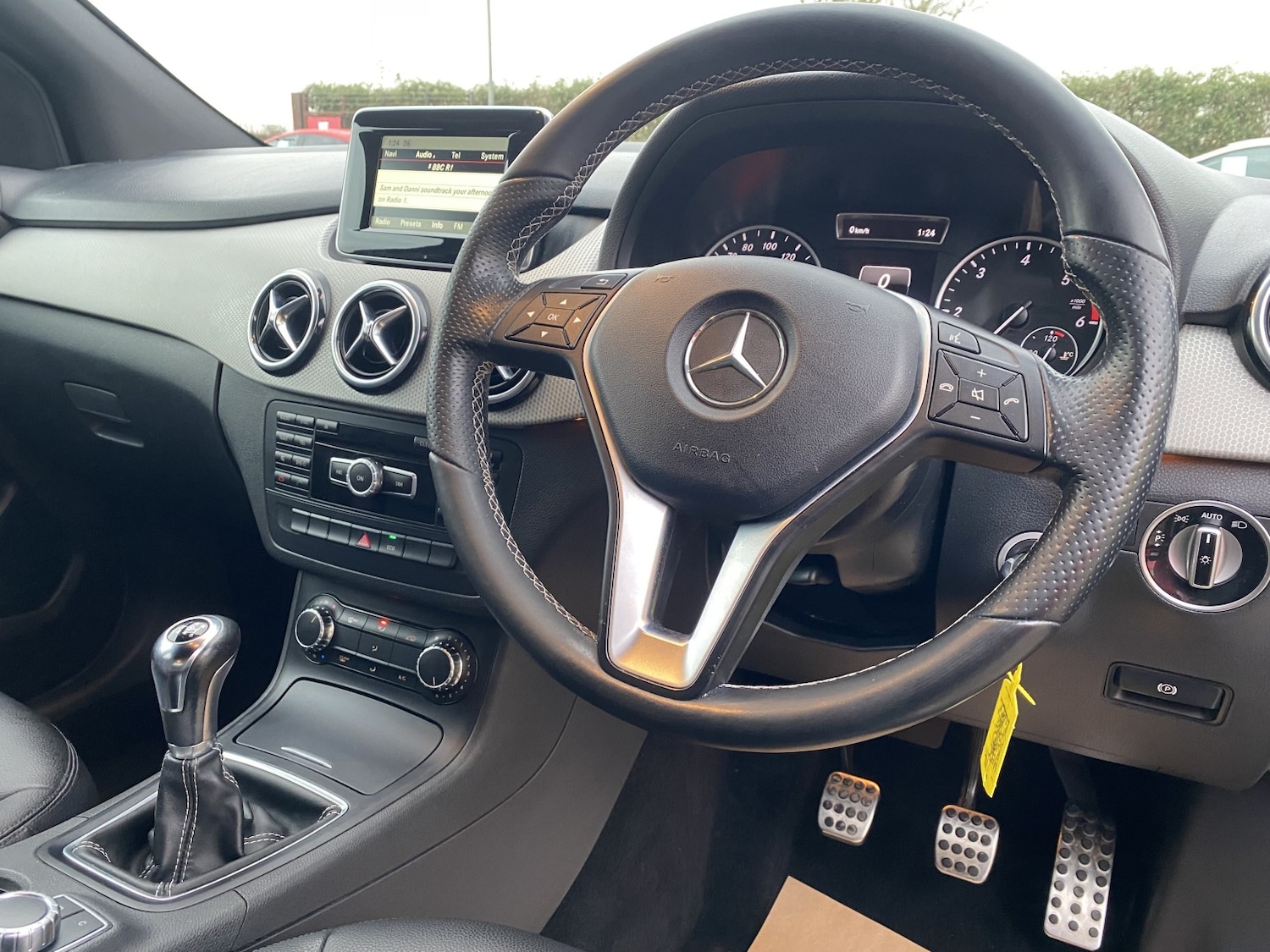Used Mercedes-Benz B Class 2014 for sale - 76911059: Photo 2