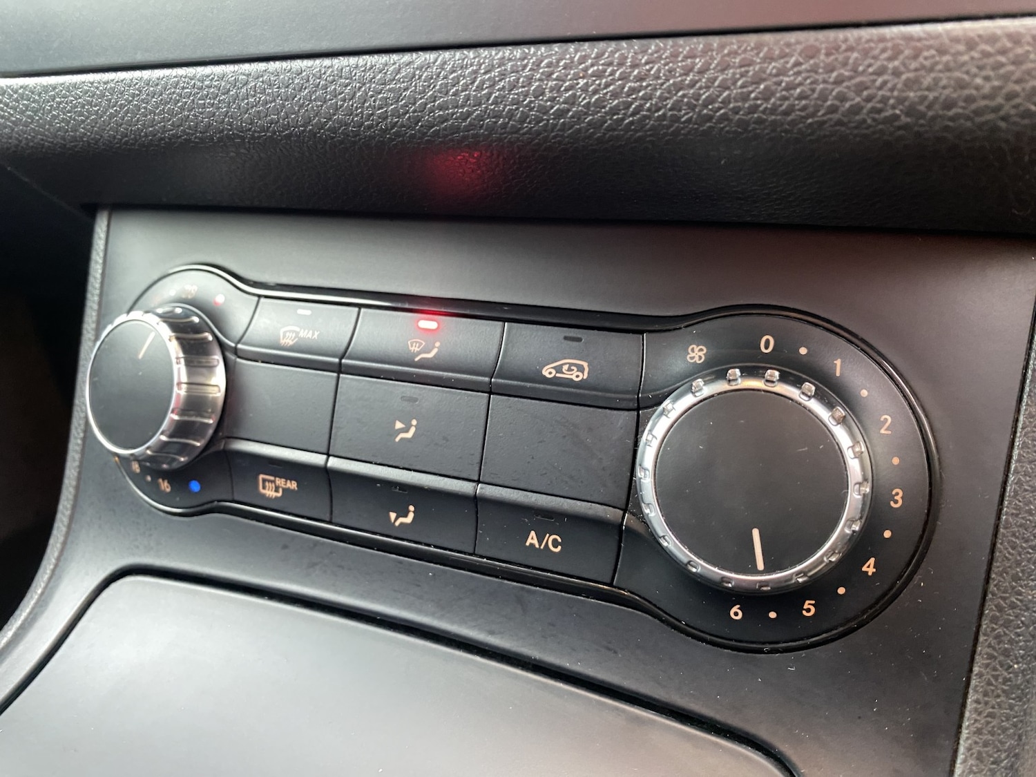 Used Mercedes-Benz B Class 2014 for sale - 76911059: Photo 33