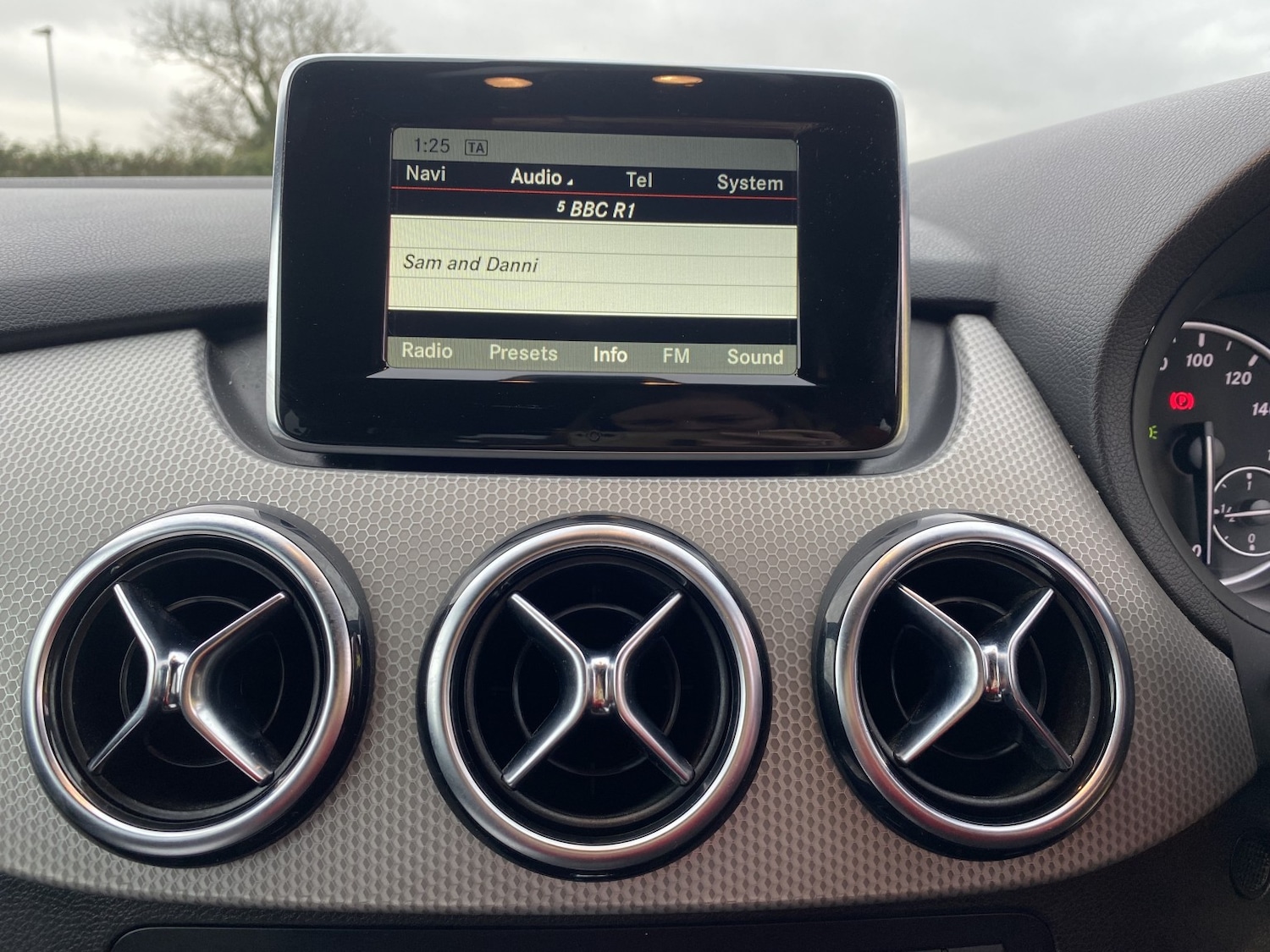 Used Mercedes-Benz B Class 2014 for sale - 76911059: Photo 36