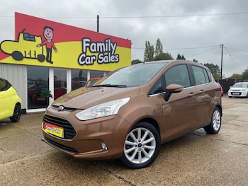 2017 - 1.6 Titanium Navigator 5-Door