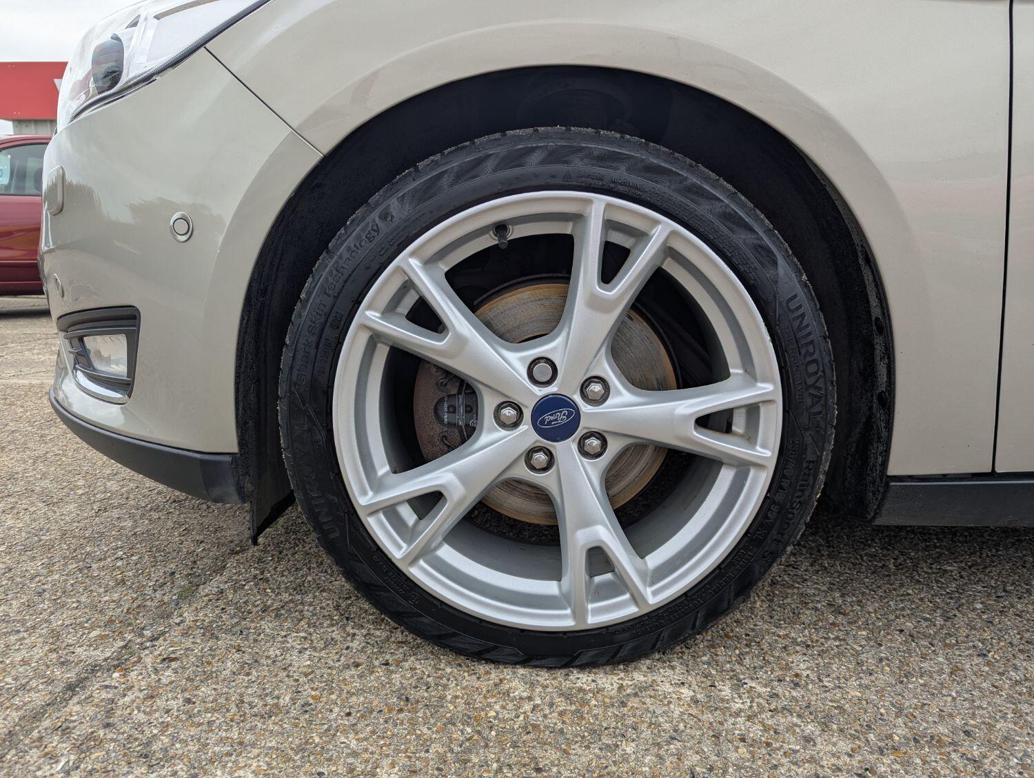 Used Ford Focus 2017 for sale - 76070323: Photo 14