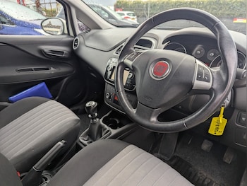 Used Fiat Punto 2018 for sale - 78558828: Photo